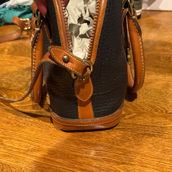 Dooney & Bourke Classic Black and Tan Leather Handbag - Picture 11 of 12